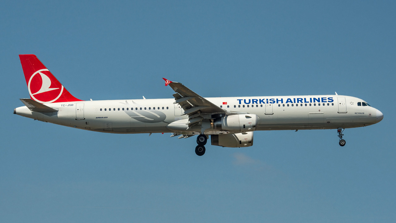 TC-JSD Turkish Airlines Airbus A321-200
