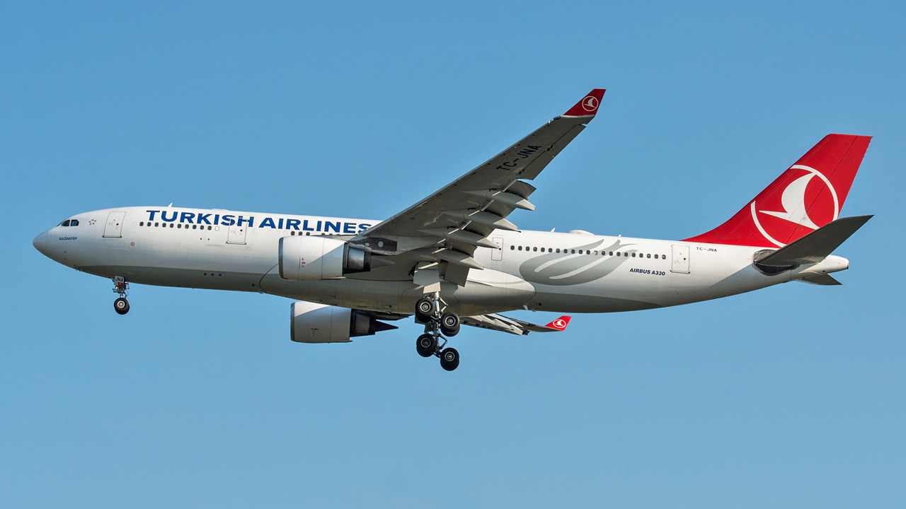 TC-JNA Turkish Airlines Airbus A330-200