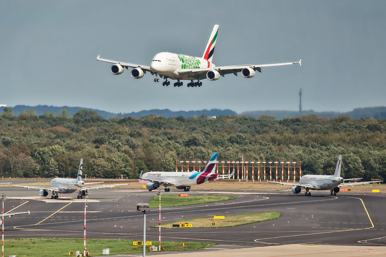 A6-EEW Emirates Airbus A380-800