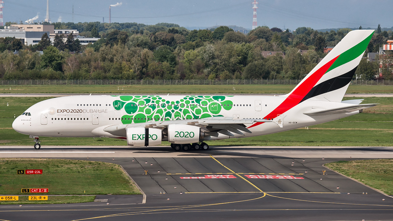 A6-EEW Emirates Airbus A380-800