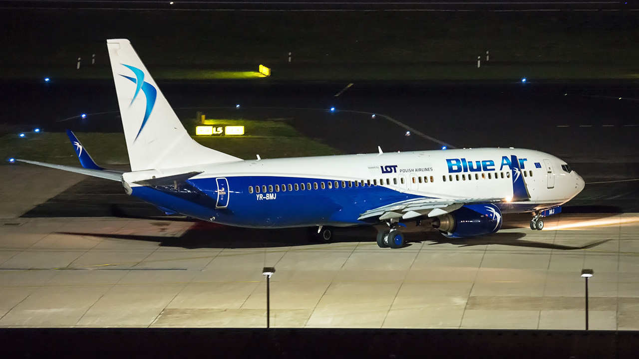 YR-BMJ Blue Air Boeing 737-800