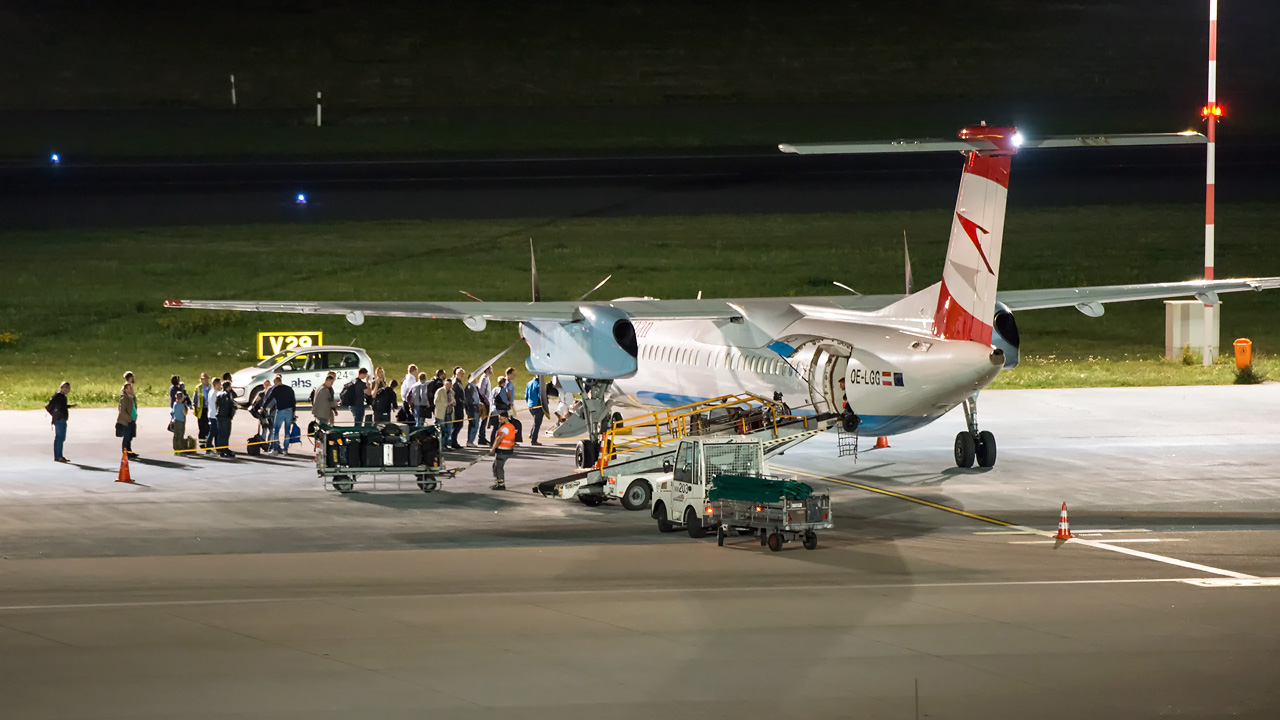 OE-LGG Austrian Airlines Bombardier DHC-8-400Q