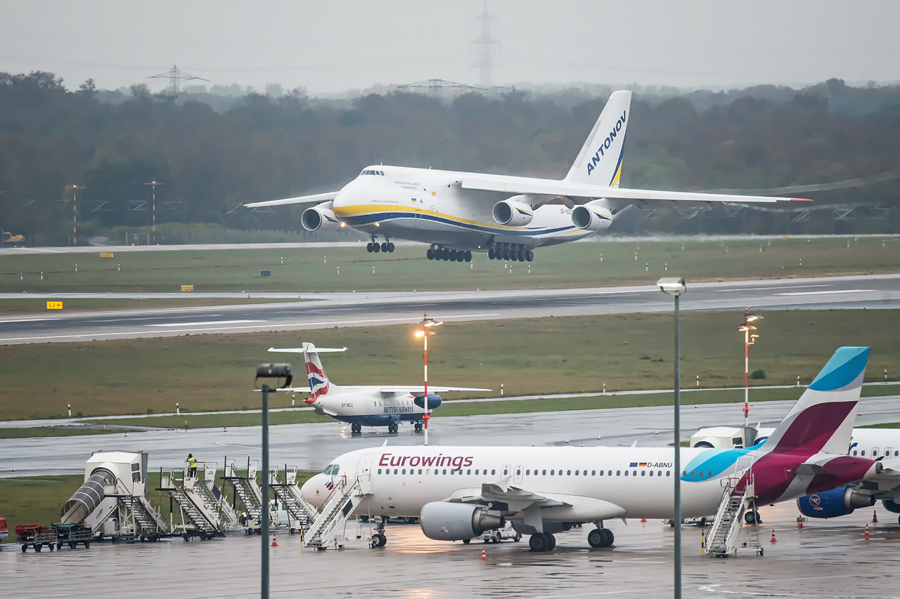 UR-82072 Antonov Design Bureau Antonov An-124-100