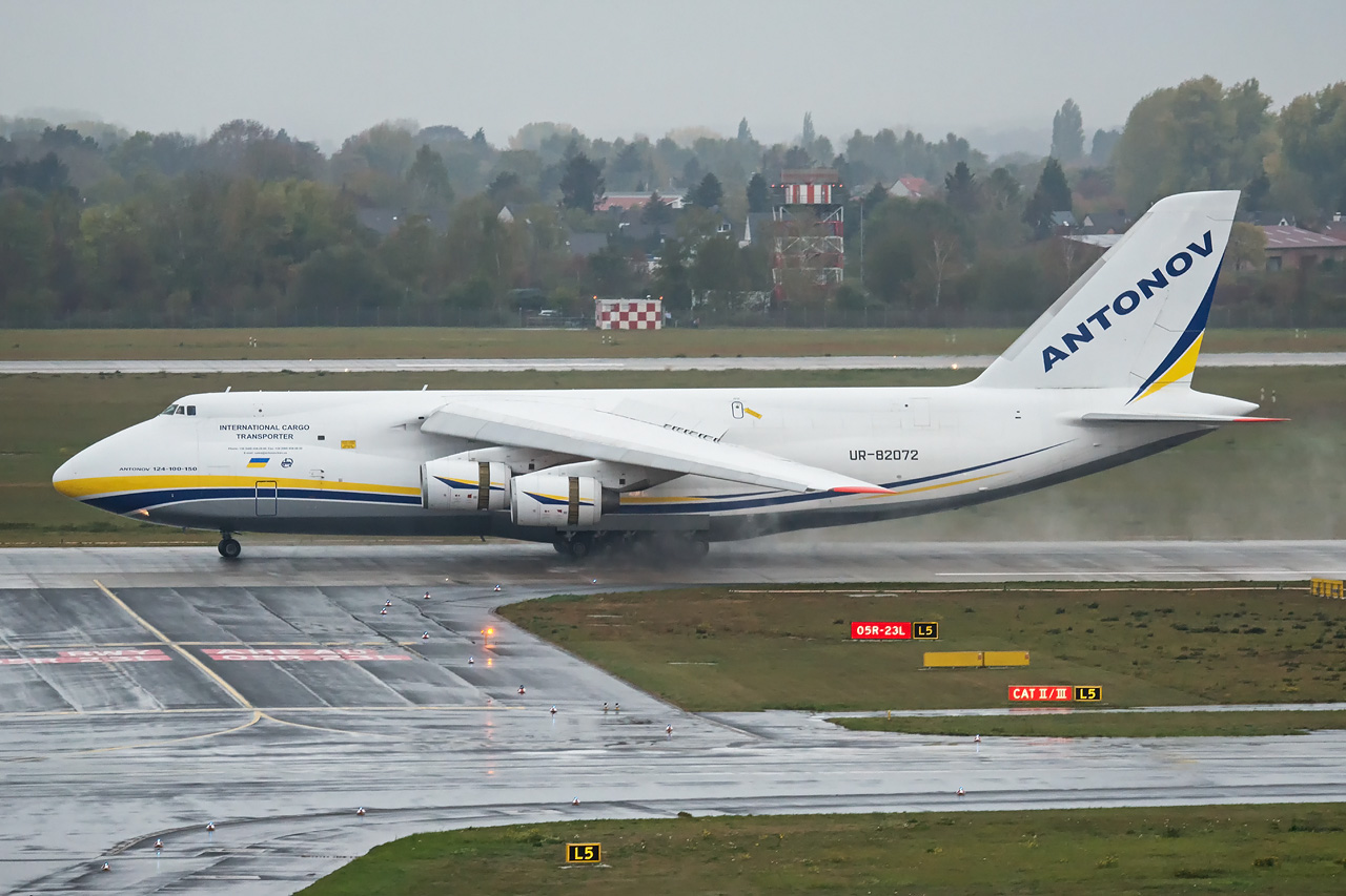 UR-82072 Antonov Design Bureau Antonov An-124-100