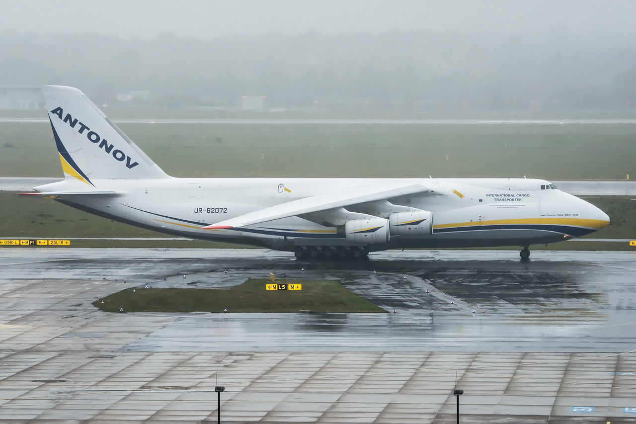 UR-82072 Antonov Design Bureau Antonov An-124-100