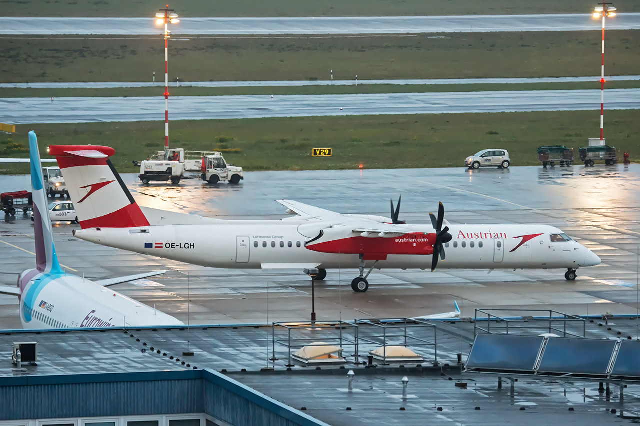 OE-LGH Austrian Airlines Bombardier DHC-8-400Q