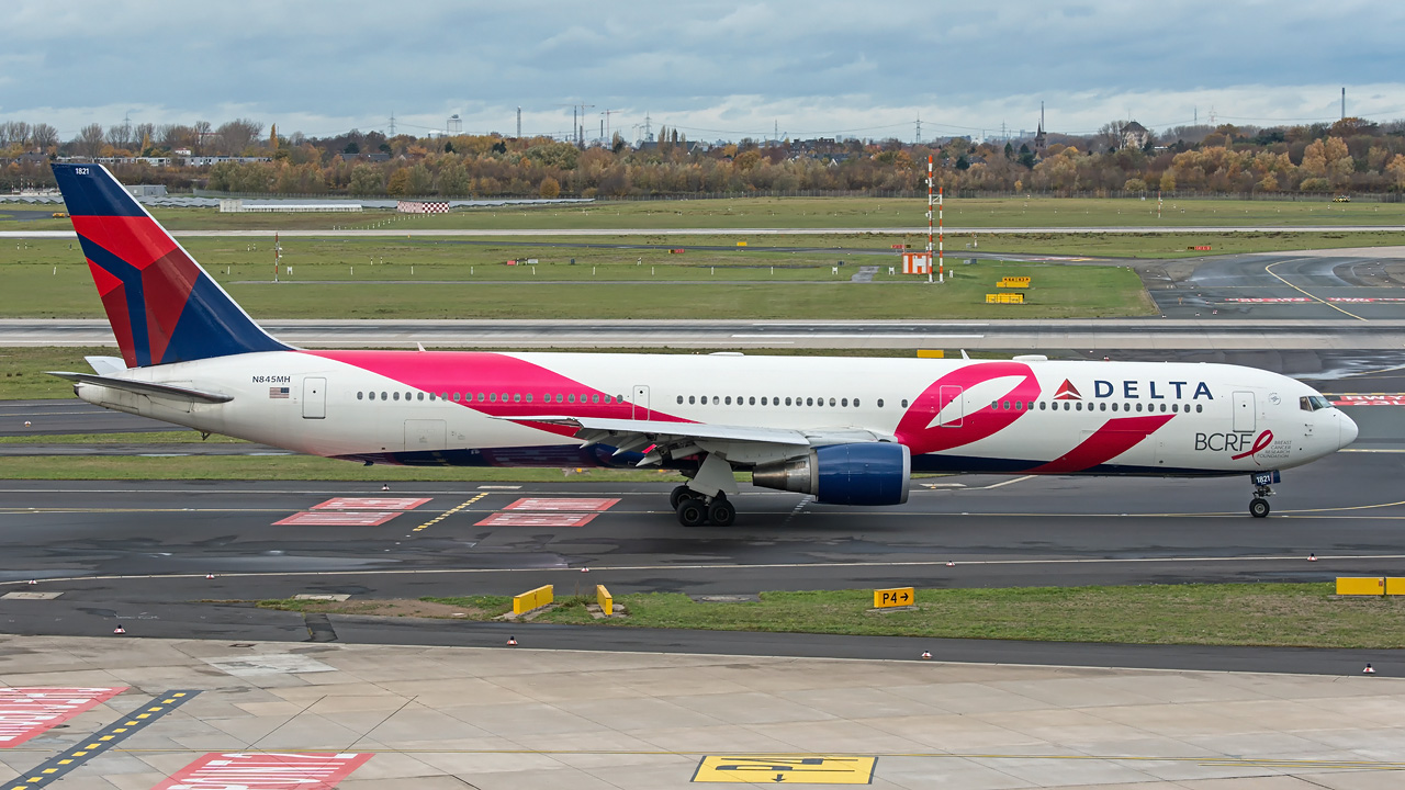 N845MH Delta Airlines Boeing 767-400(ER)