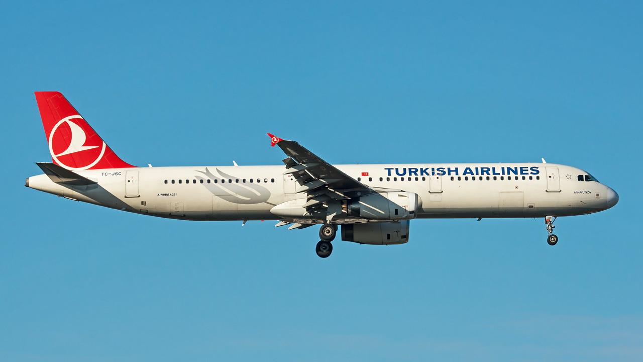 TC-JSC Turkish Airlines Airbus A321-200