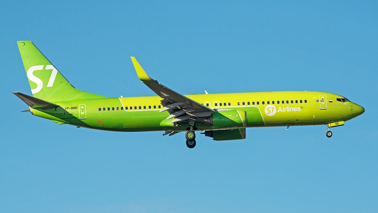 VP-BND S7 Airlines Boeing 737-800