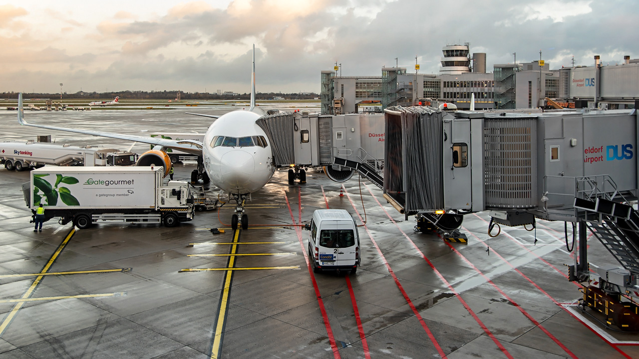 D-ABUD Condor Boeing 767-300(ER)