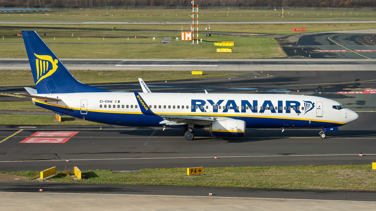 EI-ENW Ryanair Boeing 737-800