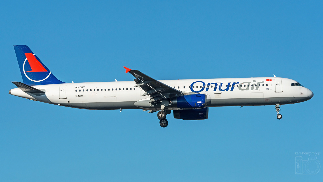 TC-OBY Onur Air Airbus A321-200