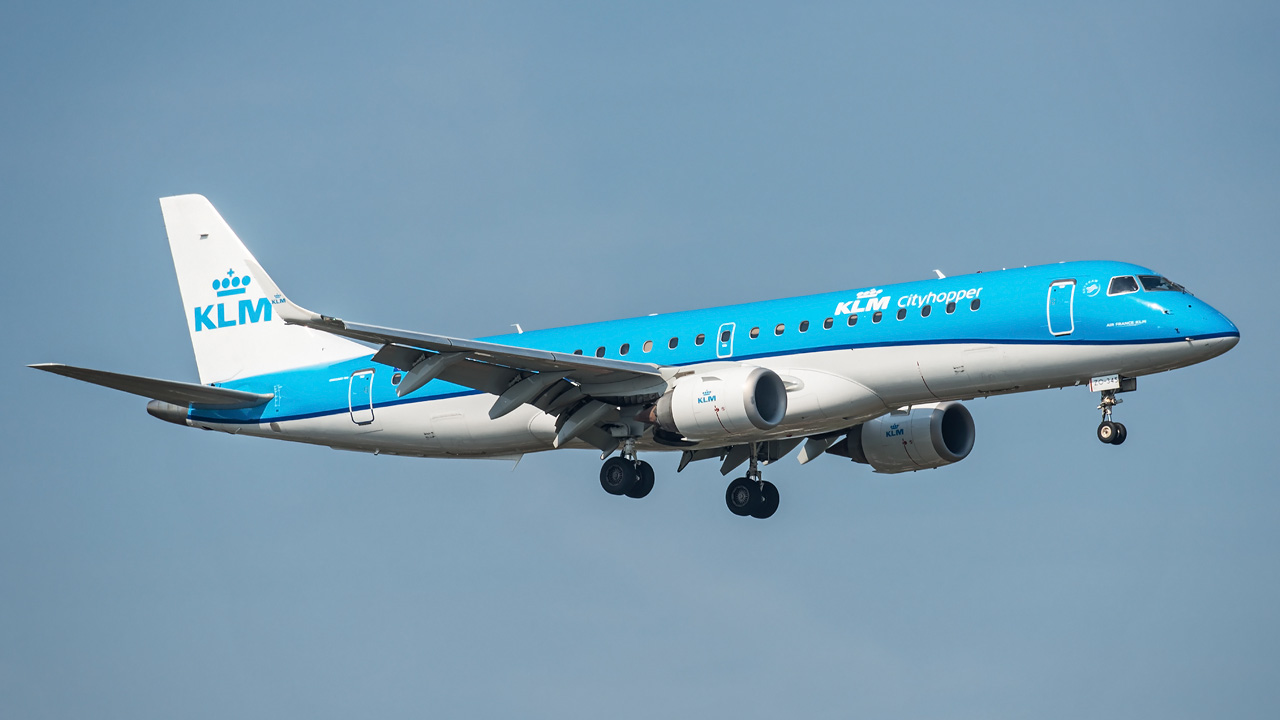 PH-EZO KLM cityhopper Embraer ERJ-190