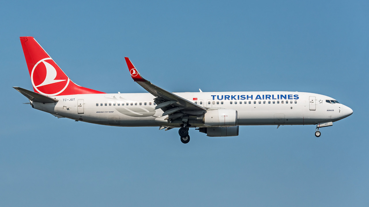 TC-JGT Turkish Airlines Boeing 737-800