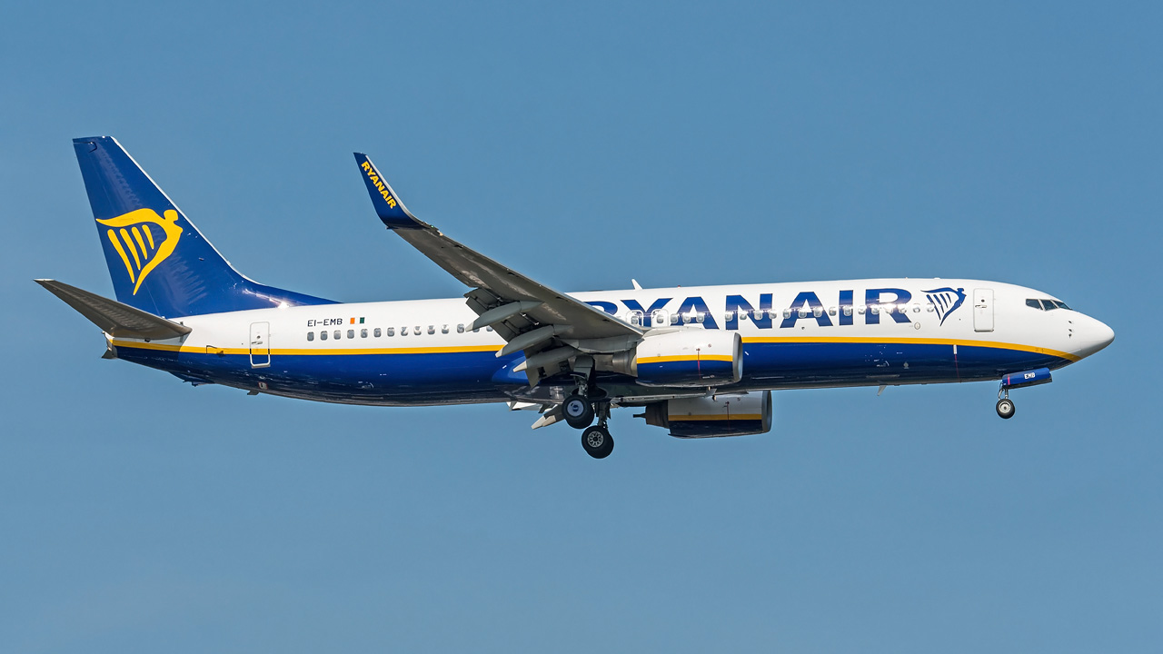EI-EMB Ryanair Boeing 737-800