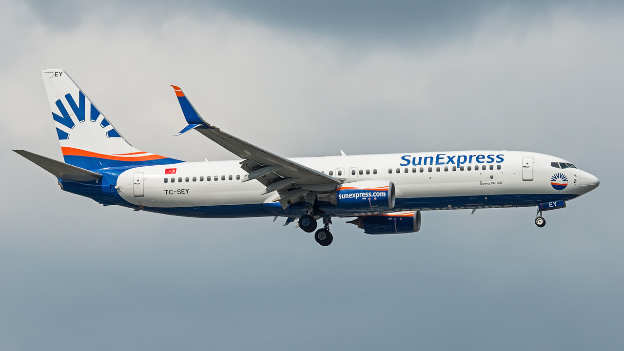 TC-SEY SunExpress Boeing 737-800