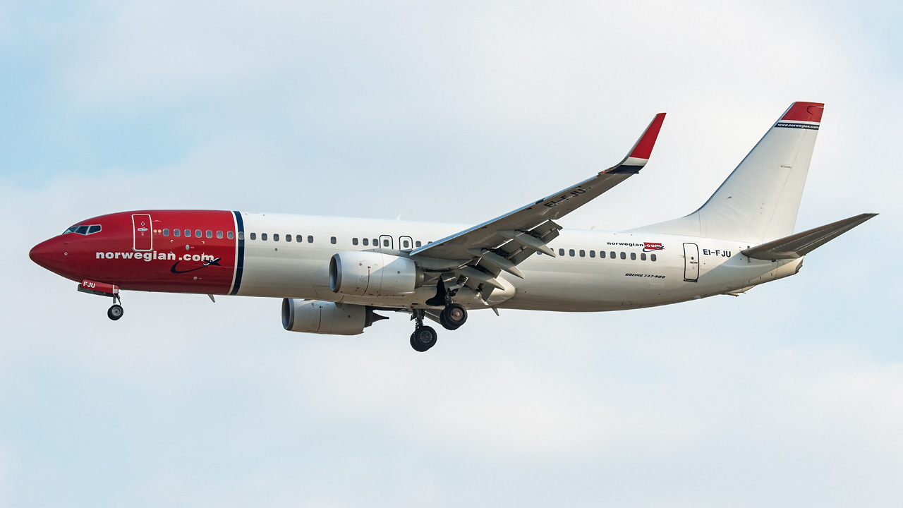 EI-FJU Norwegian Air International Boeing 737-800