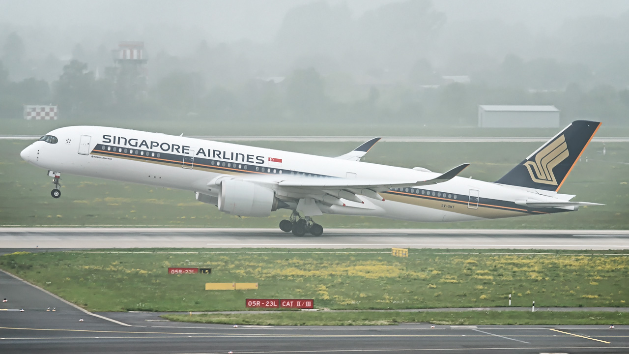 9V-SMT Singapore Airlines Airbus A350-900