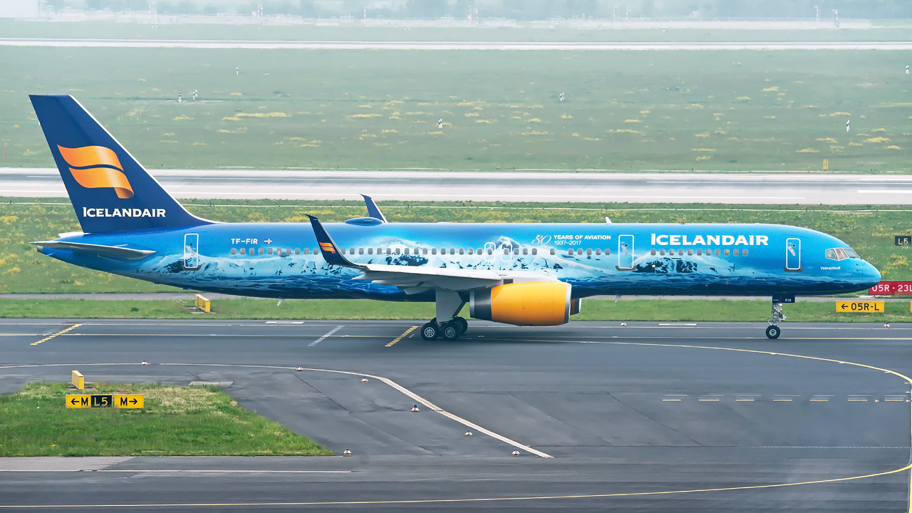 TF-FIR Icelandair Boeing 757-200