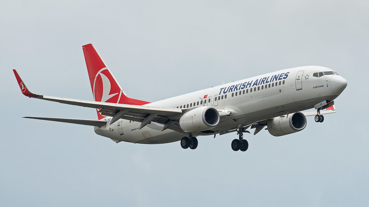 TC-JVR Turkish Airlines Boeing 737-800
