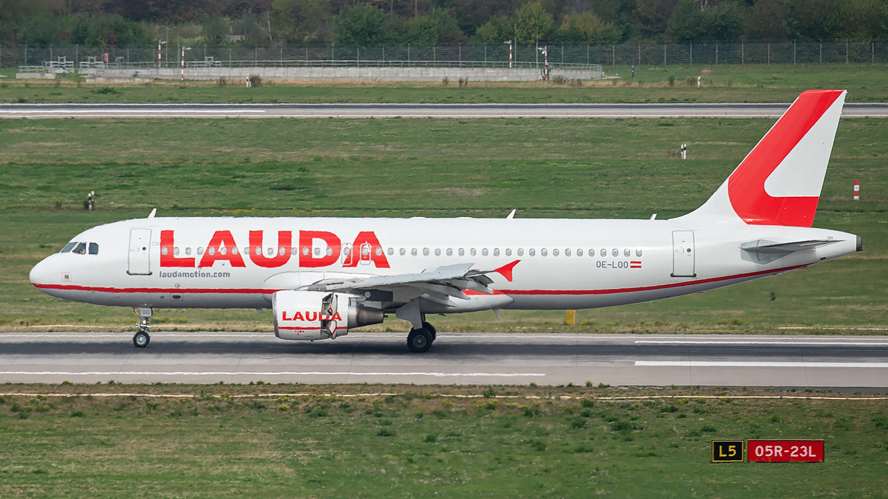 OE-LOO LaudaMotion Airbus A320-200