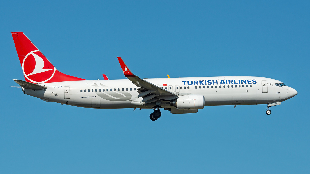 TC-JGI Turkish Airlines Boeing 737-800