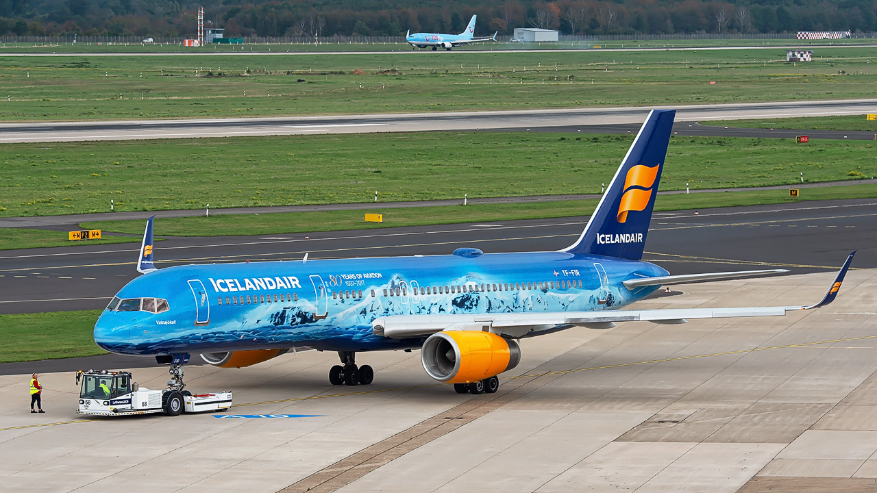 TF-FIR Icelandair Boeing 757-200