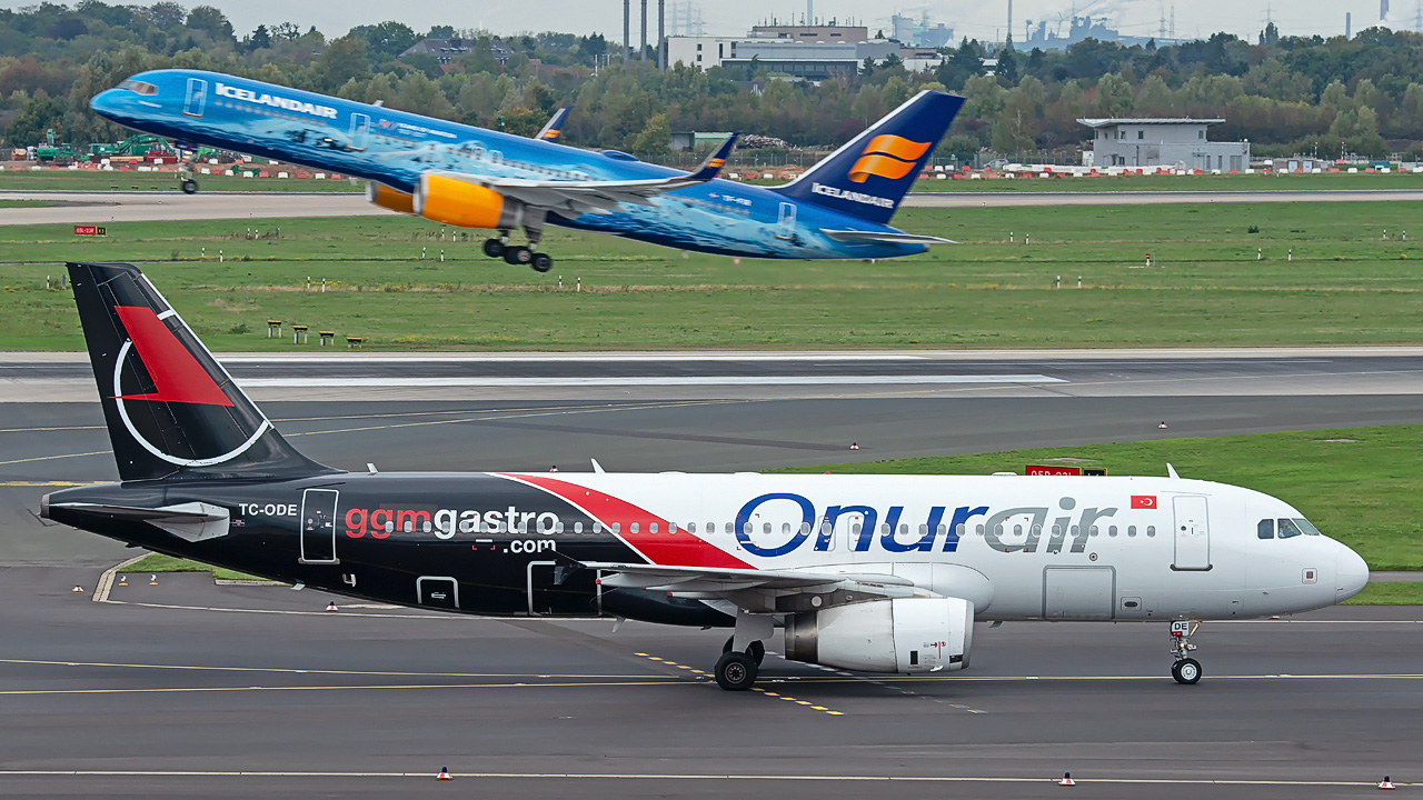 TC-ODE Onur Air Airbus A320-200