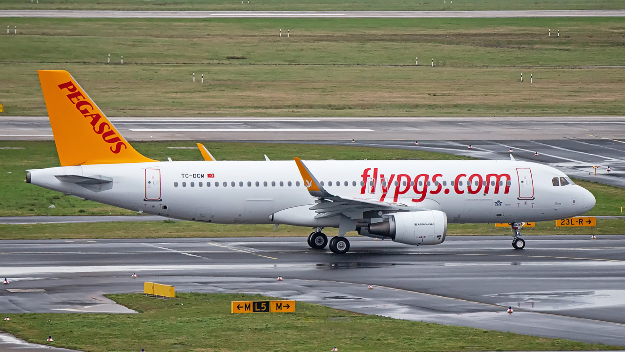 TC-DCM Pegasus Airlines Airbus A320-200/S