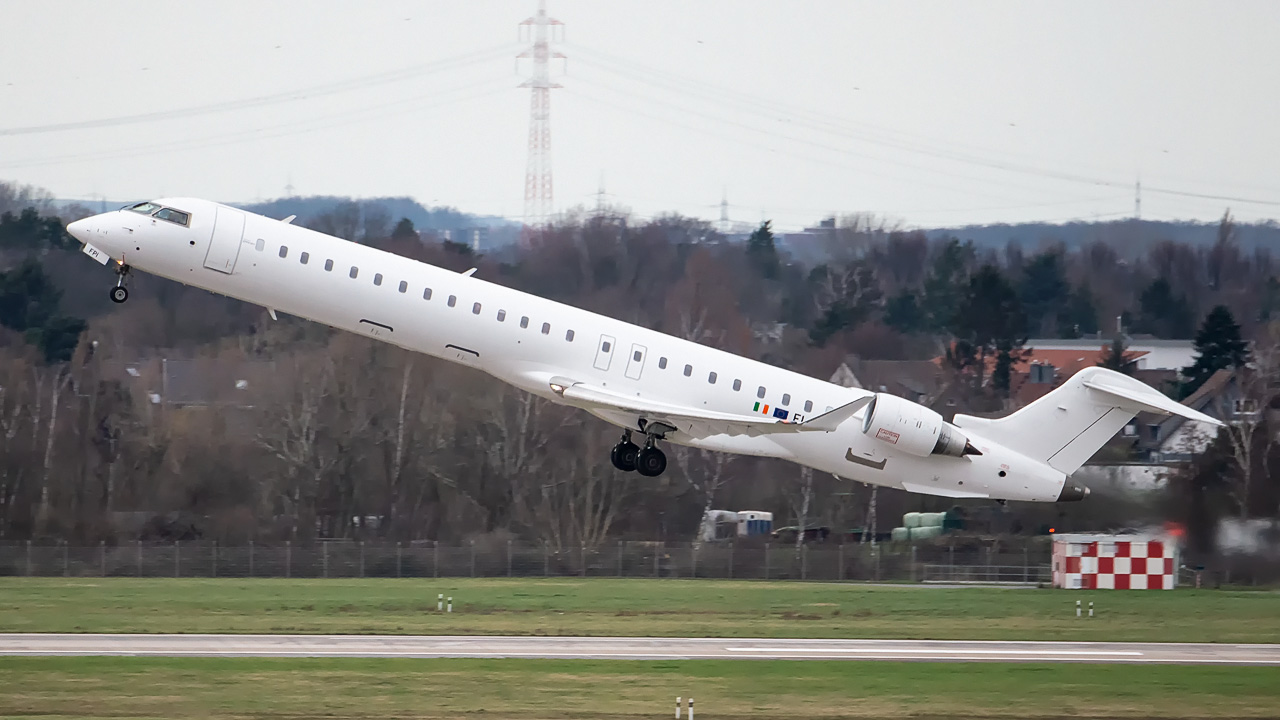 EI-FPI CityJet Canadair CRJ900