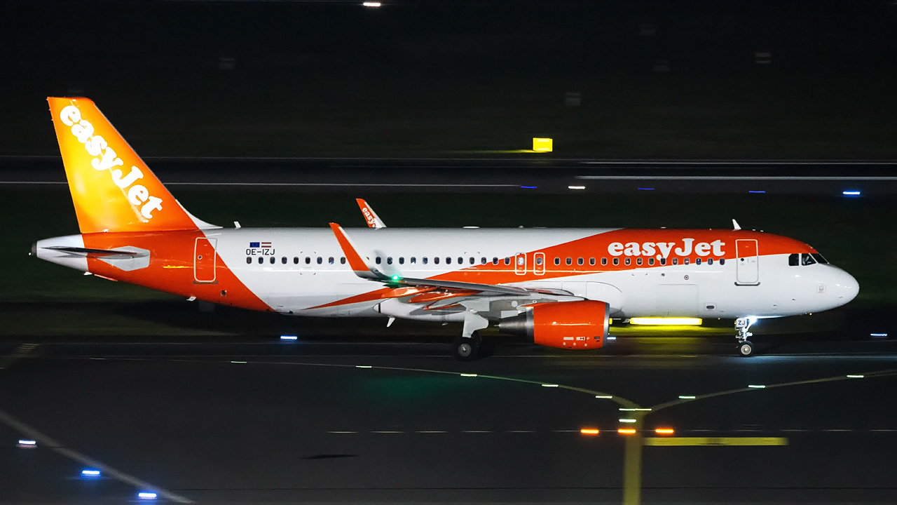 OE-IZJ EasyJet Europe Airbus A320-200