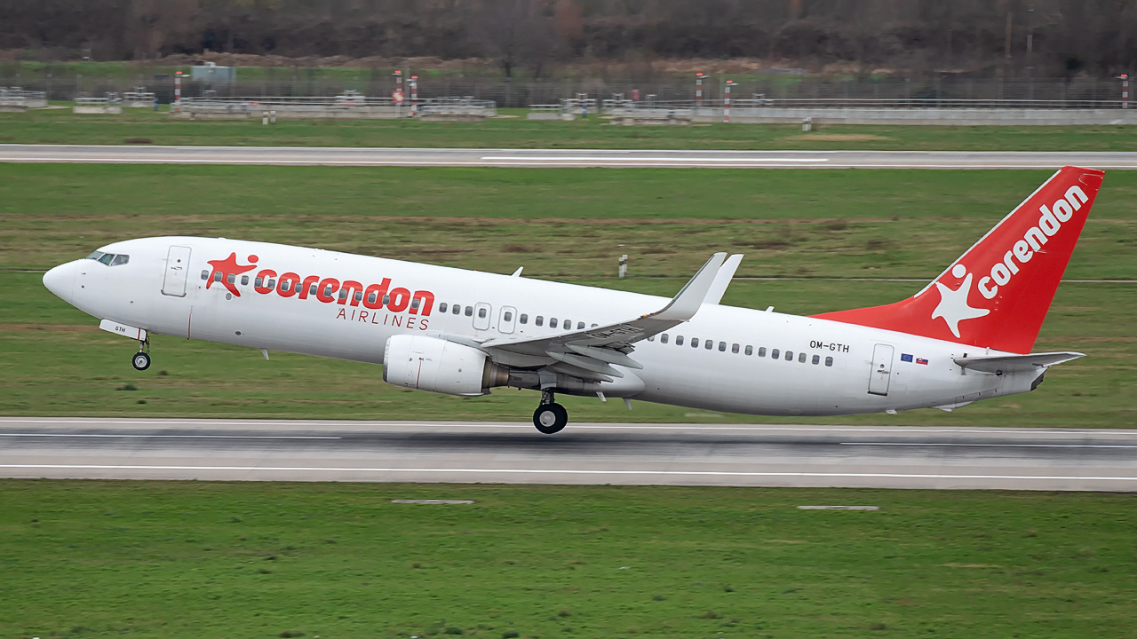 OM-GTH Corendon (Go2Sky) Boeing 737-800