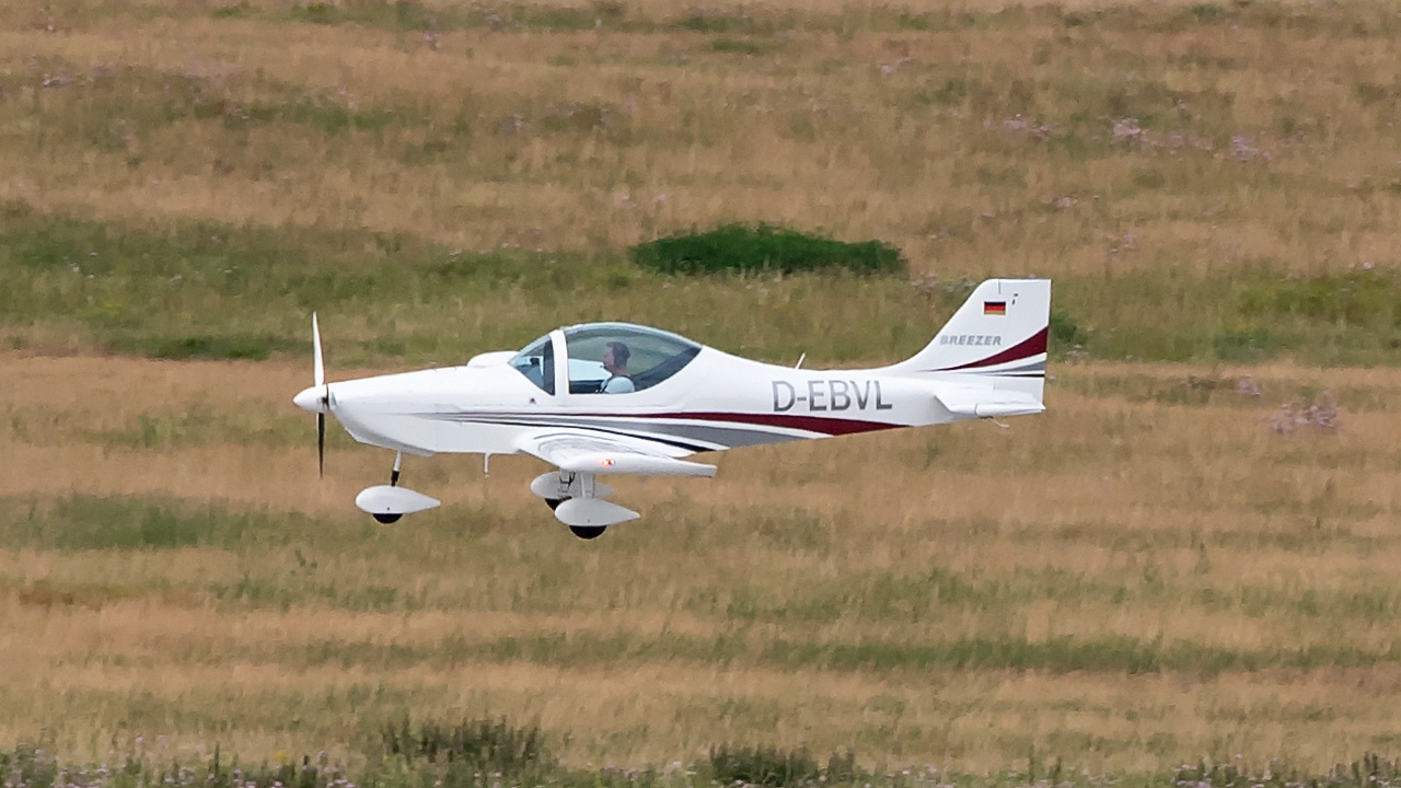 D-EBVL Breezer Aircraft B600