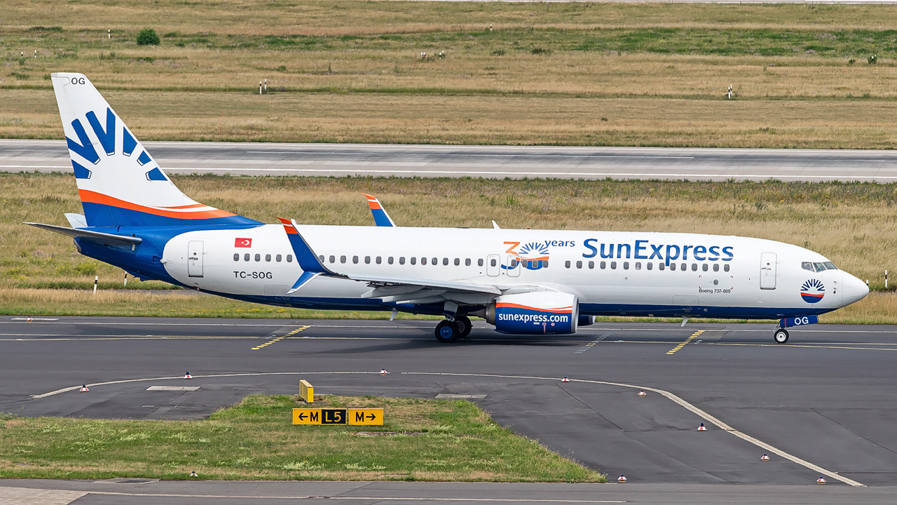 TC-SOG SunExpress Boeing 737-800