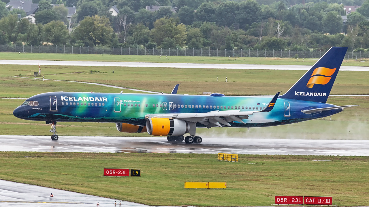 TF-FIU Icelandair Boeing 757-200