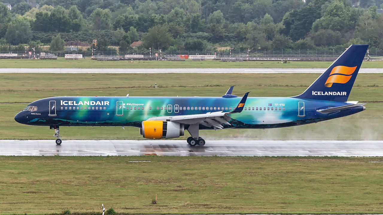 TF-FIU Icelandair Boeing 757-200