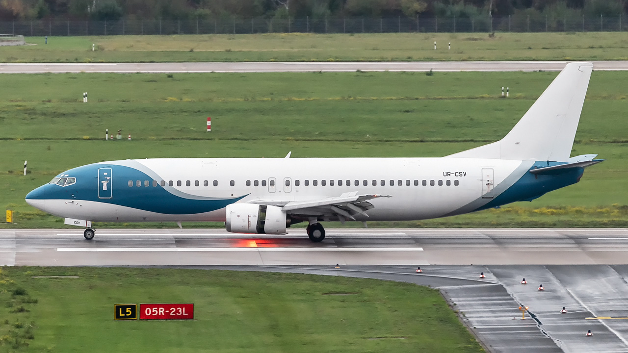 UR-CSV Jonica Boeing 737-400