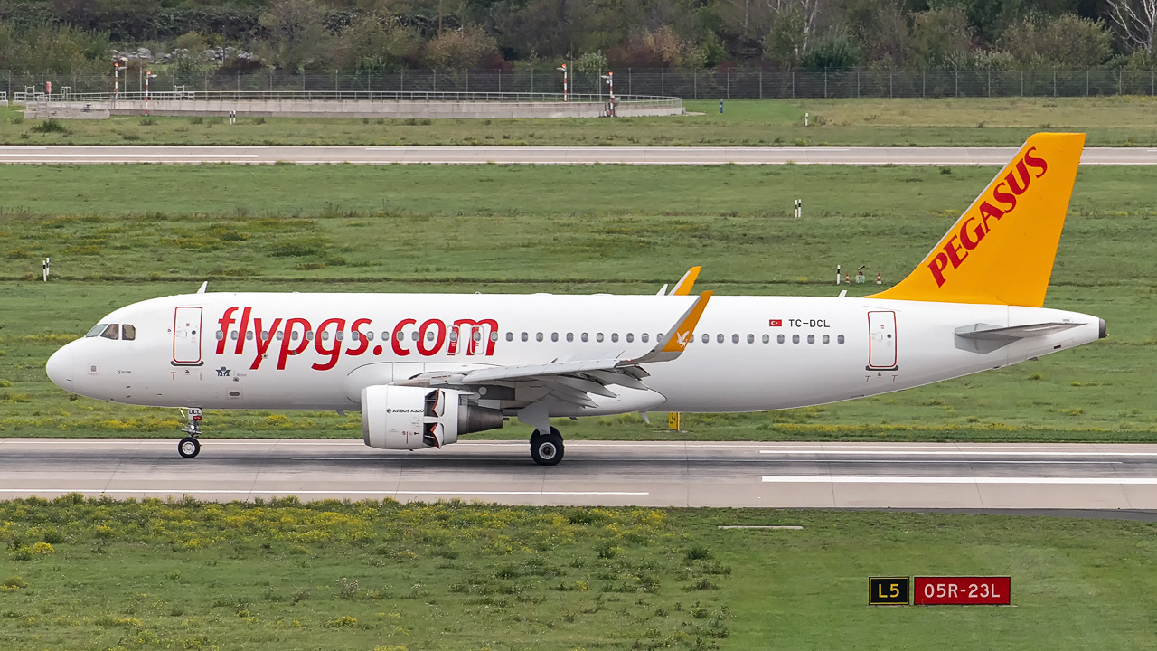 TC-DCL Pegasus Airlines Airbus A320-200/S