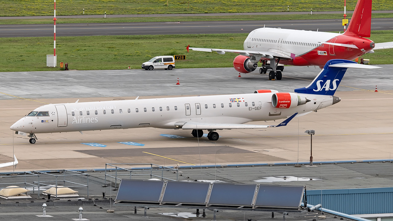 EI-GEF Scandinavian Airlines (SAS) Canadair CRJ900