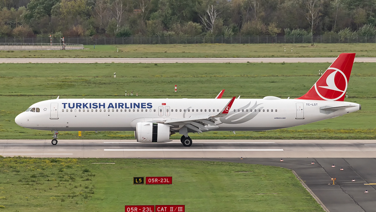 TC-LST Turkish Airlines Airbus A321-200neo