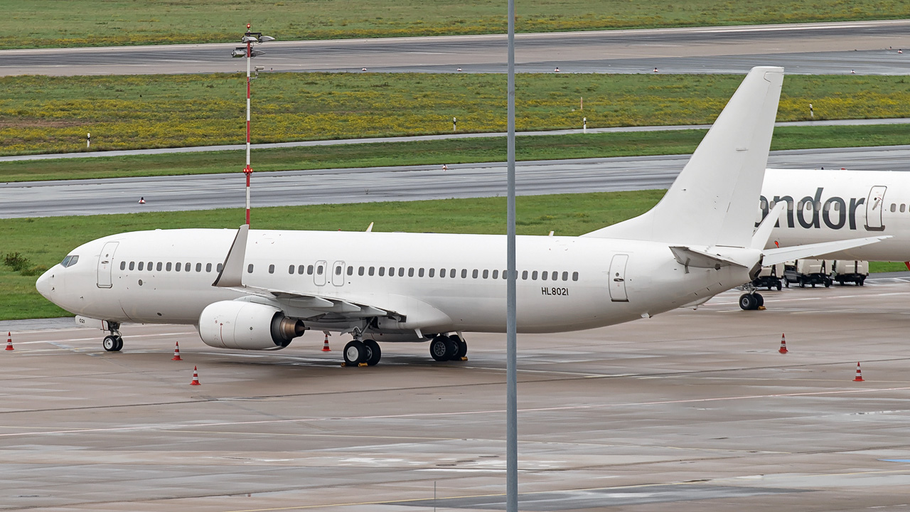 HL8021 T'Way Air Boeing 737-800