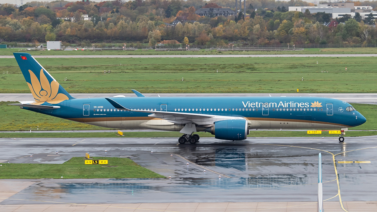 VN-A896 Vietnam Airlines Airbus A350-900