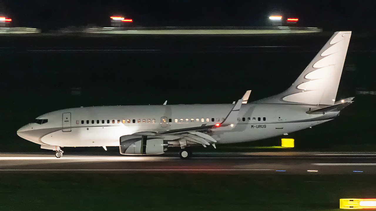 M-URUS Global Jet Luxembourg Boeing 737-700(BBJ)