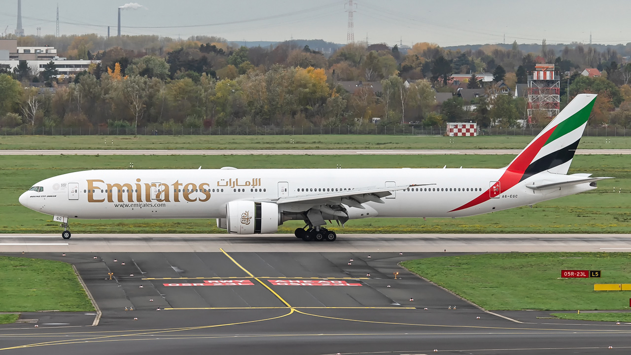 A6-EGC Emirates Boeing 777-300(ER)