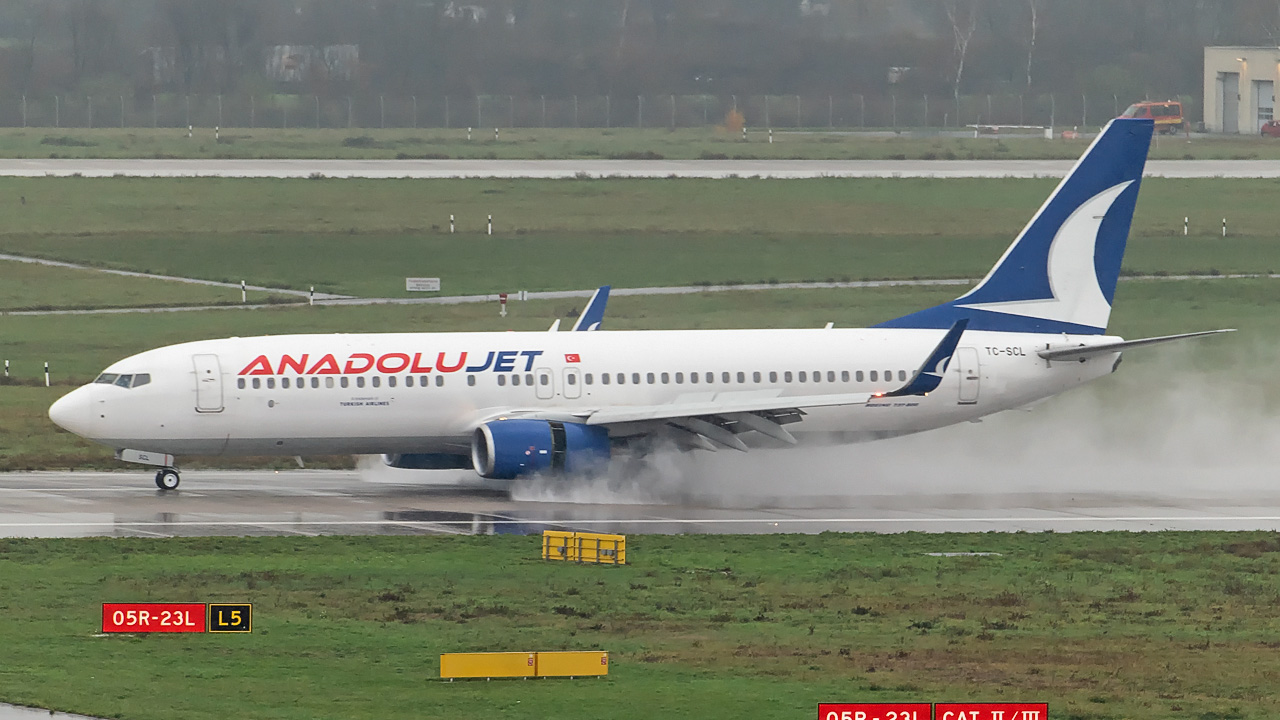 TC-SCL AnadoluJet Boeing 737-800