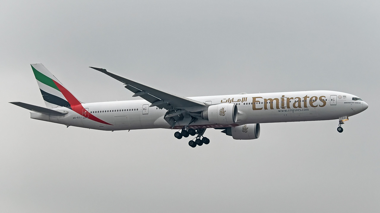 A6-ECJ Emirates Boeing 777-300(ER)