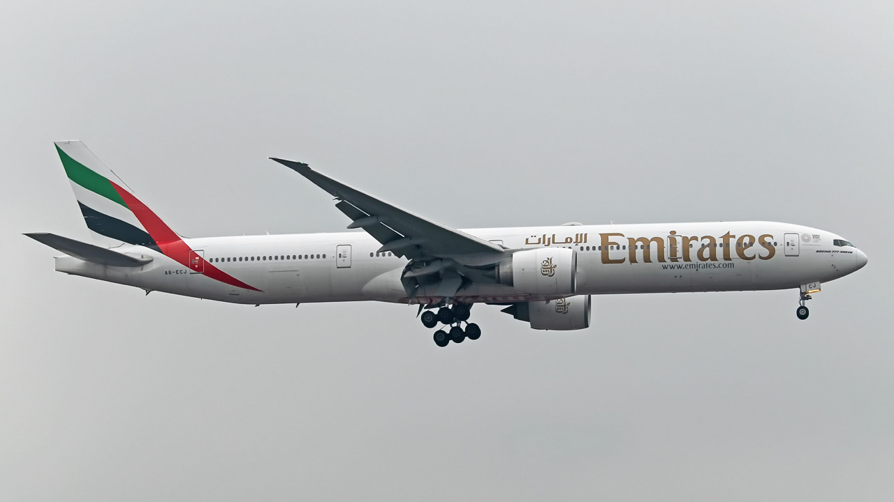 A6-ECJ Emirates Boeing 777-300(ER)