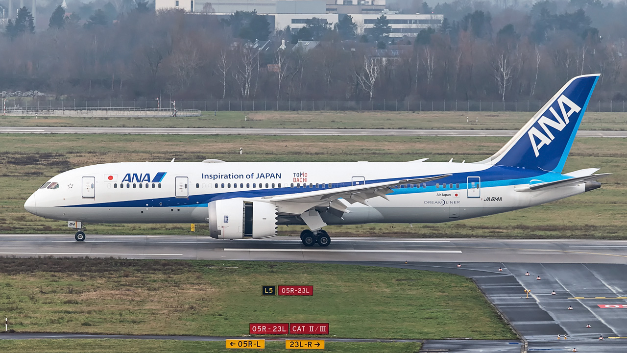 JA814A All Nippon Airways (ANA) Boeing 787-8