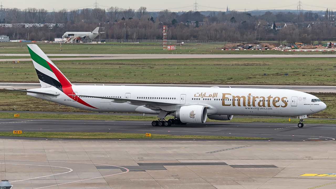 A6-ECA Emirates Boeing 777-300(ER)