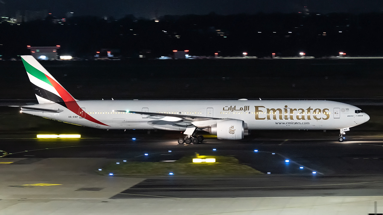 A6-ENP Emirates Boeing 777-300(ER)